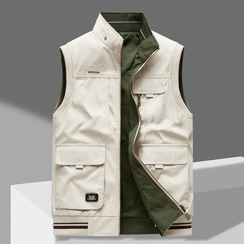 Gilet sans manches homme blanc cassé, intérieur vert, poches plaquées et zip