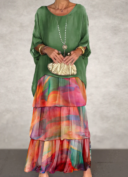 Robe longue fluide haut vert unie et jupe multicolore à volants, encolure ronde