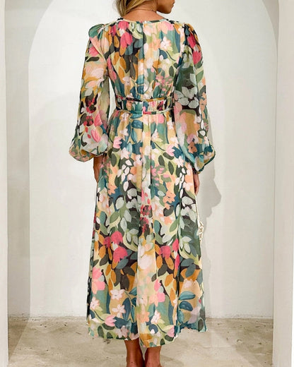 Robe bohème élégante multicolore à fleurs, vue dos, manches bouffantes, ceinture
