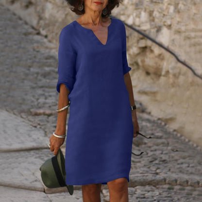 Robe légère bleue à encolure en V, manches trois-quarts, coupe droite