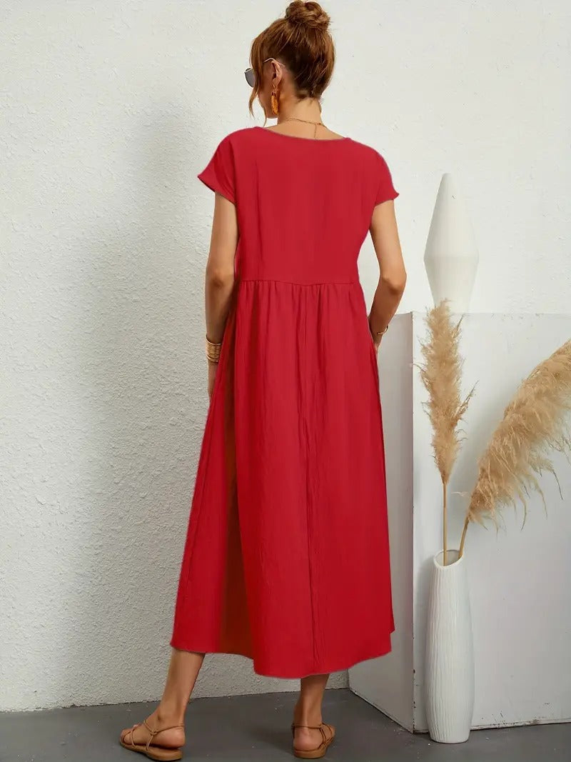Robe rouge évasée à manches courtes, dos rond, fronces à la taille