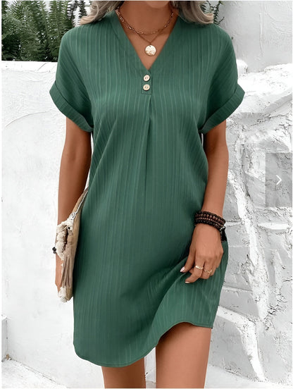 Robe d’été verte à rayures verticales, encolure en V boutonnée, manches courtes