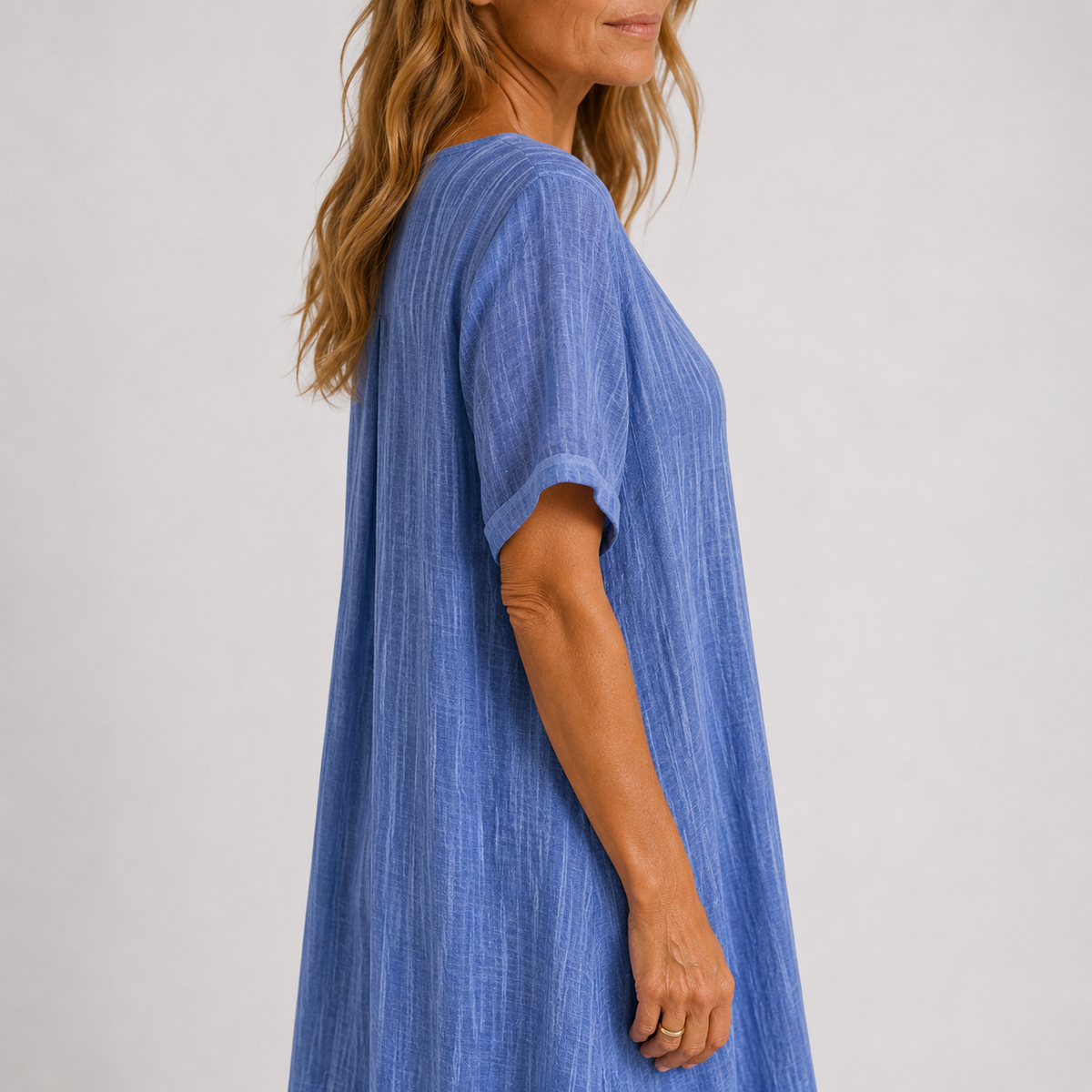 Robe longue fluide bleu à encolure en V, manches courtes décontractées, coupe ample
