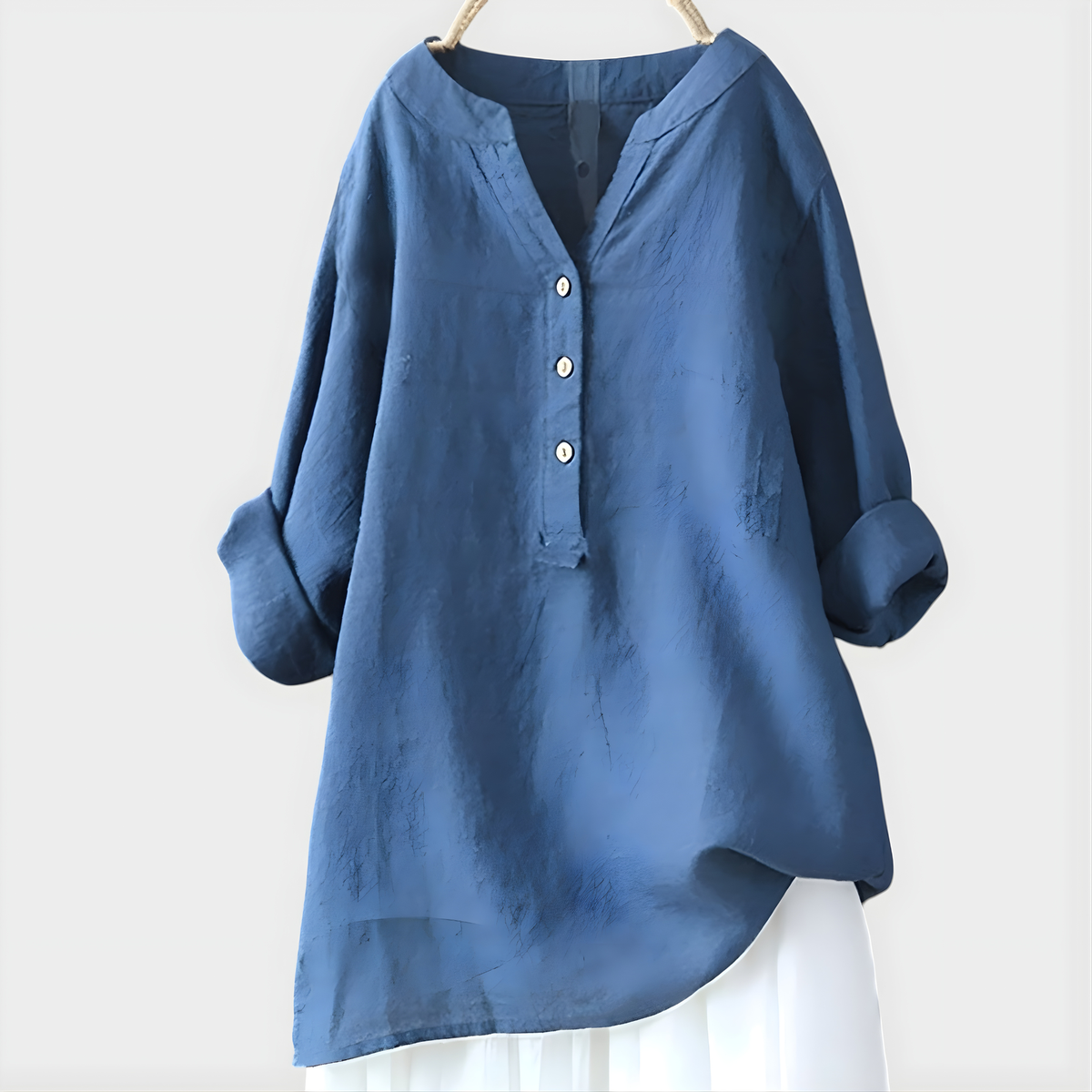 Blouse ample bleue à col en V et boutonnière, manches bouffantes 3/4
