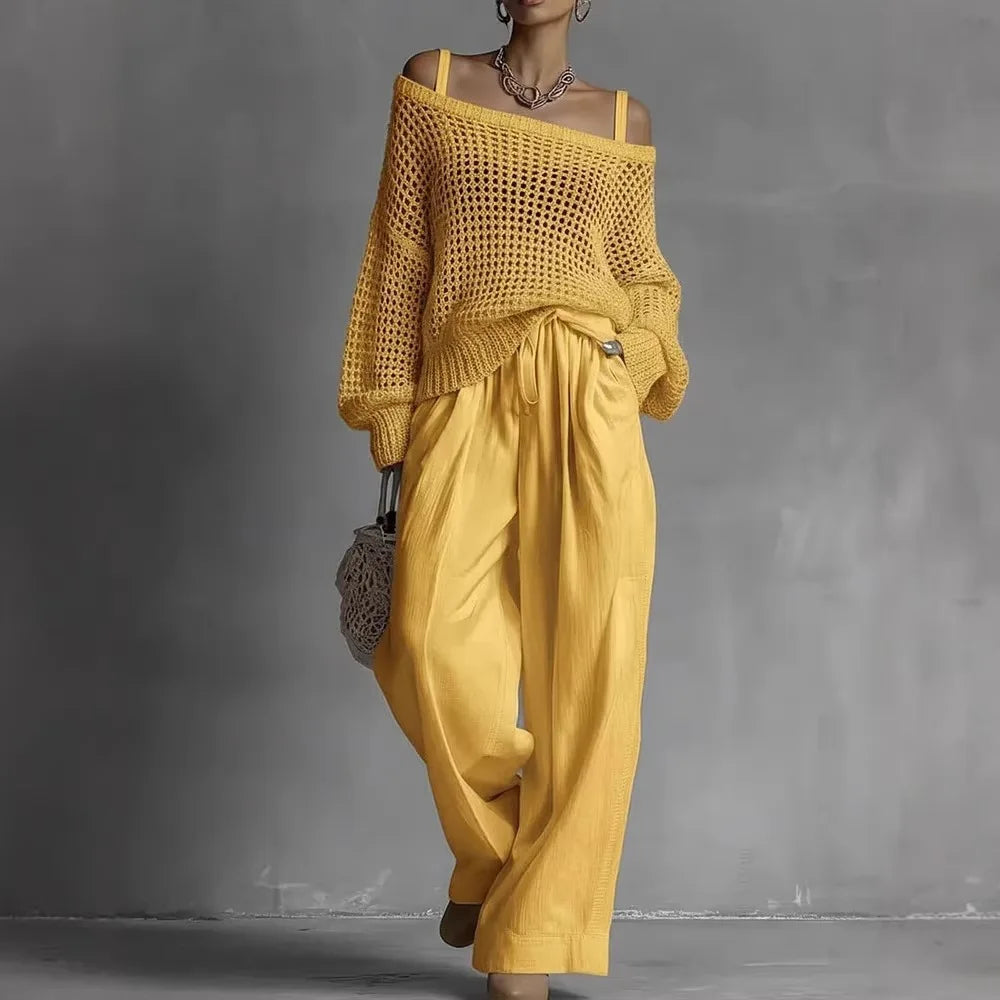 Ensemble deux pièces : pull ajouré jaune épaules dénudées et pantalon ample jaune