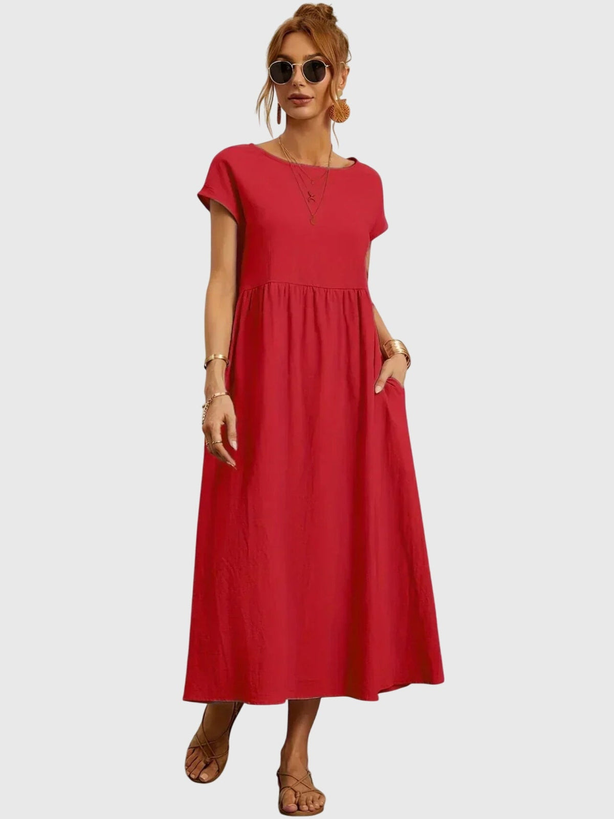 Robe décontractée ample à manches courtes, encolure ronde, taille froncée, rouge.