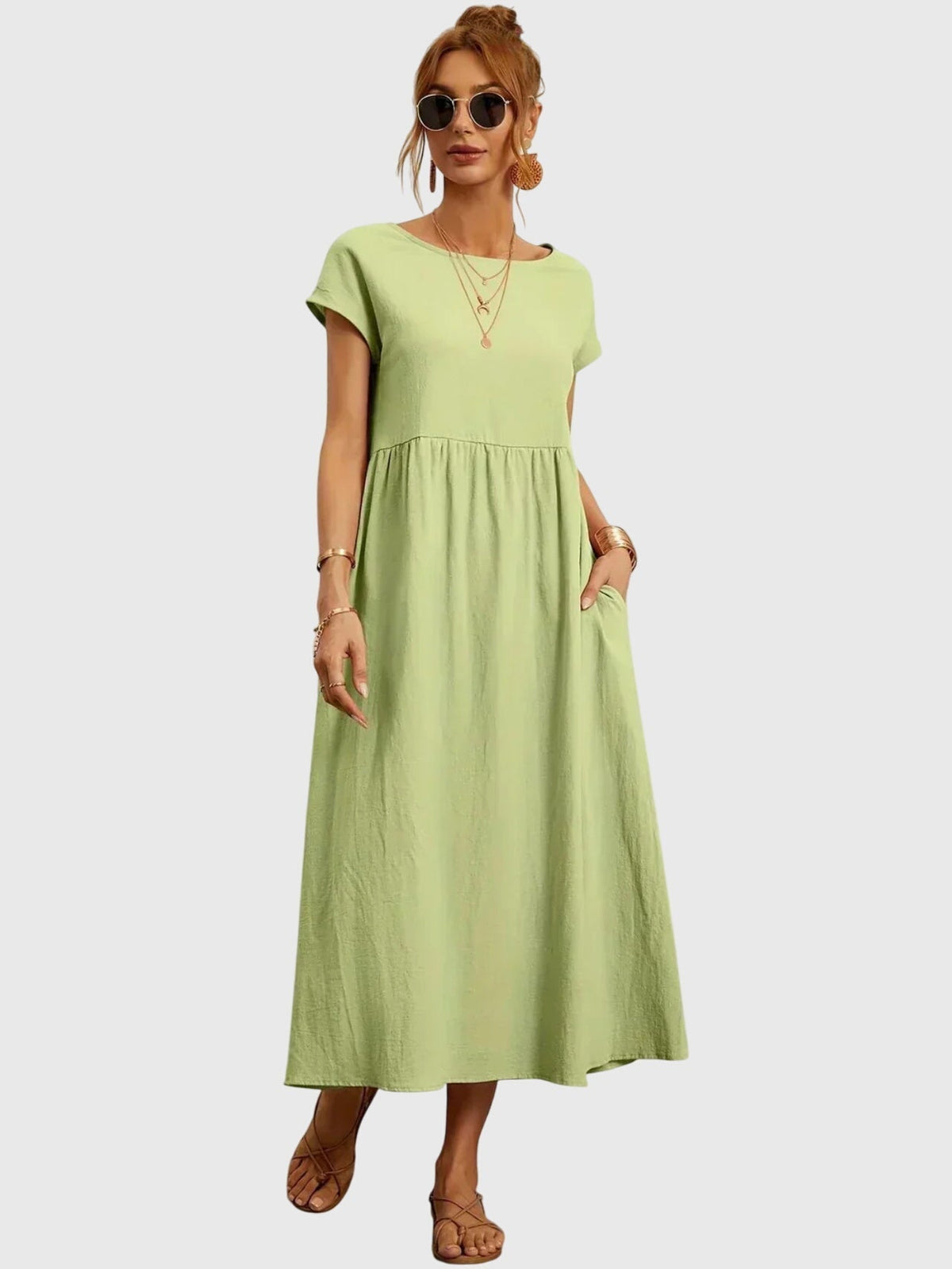 Robe décontractée ample à manches courtes, encolure ronde, taille froncée, vert menthe.