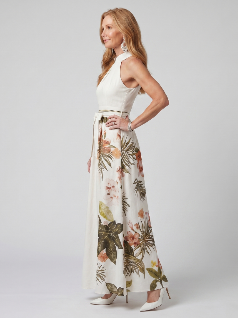 Robe longue blanche drapée à licou, empiècements fleuris et ceinture à la taille