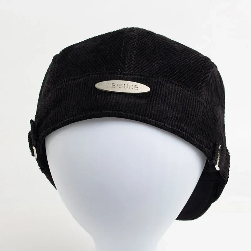 Casquette en velours côtelé pour hommes, noire, protège-oreilles et badge «LEISURE»