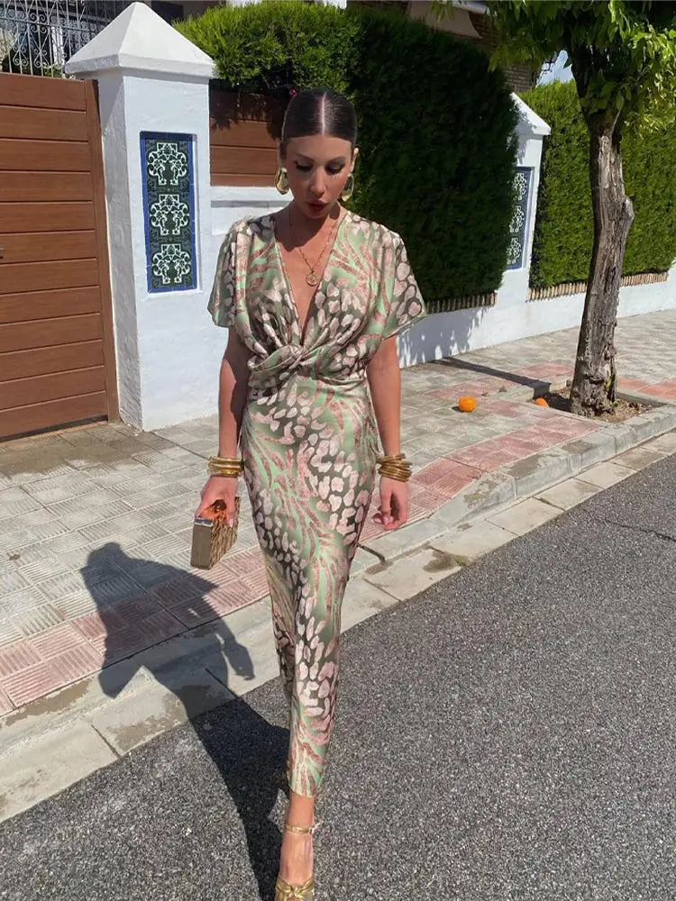 Robe midi Emmeline™ à décolleté V cache-cœur, manches bouffantes, motif rose et vert, taille nouée