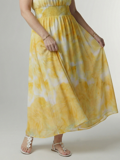 Robe midi Sylin jaune à licou froncé, imprimé tie-dye, fronces à la taille