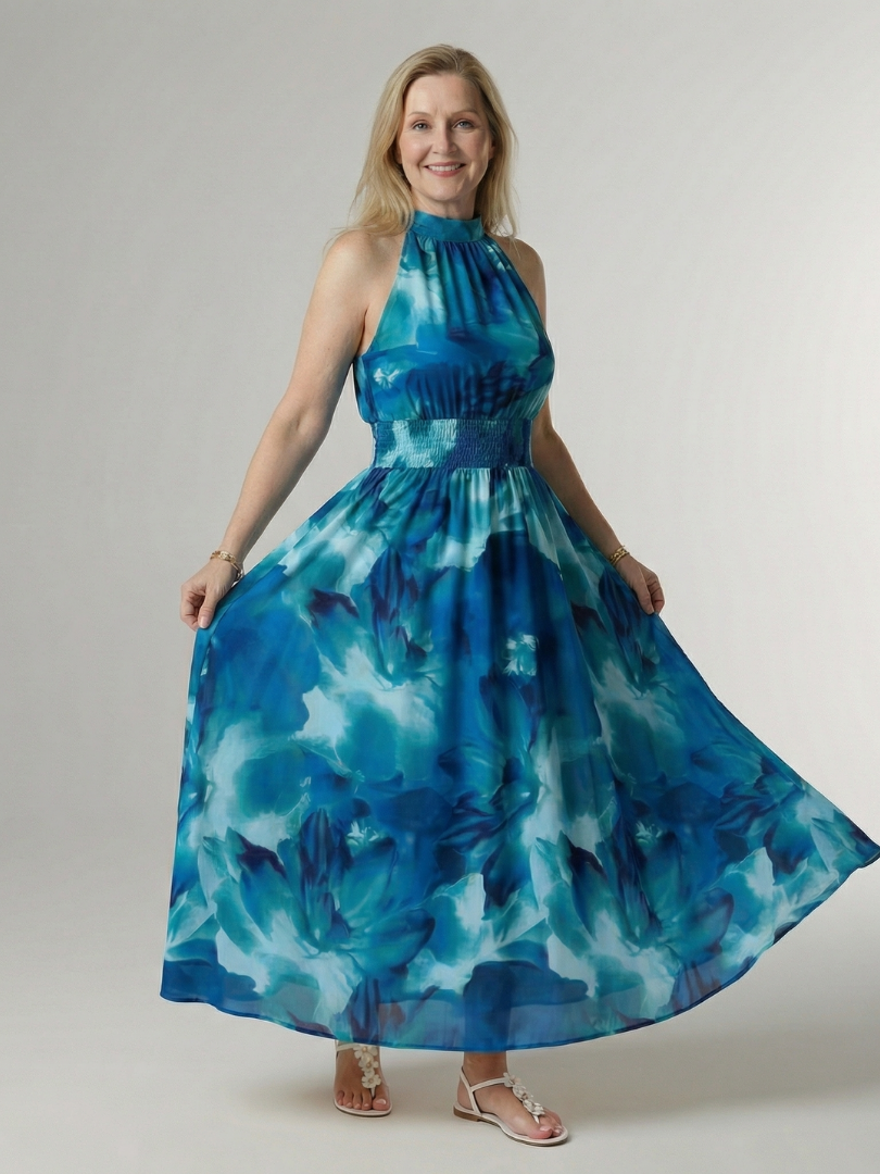 Robe midi à bretelles licou froncé, imprimé floral bleu et blanc, jupe ample