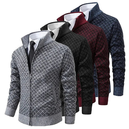 Gilets Oliver à motifs losange (gris, noir, rouge, bleu), cols montants zippés.