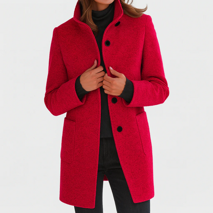 Manteau mi-long en laine rouge à boutons, col montant et poches plaquées